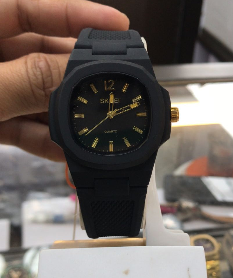 SKMEI Original Men’s Quartz Watch – Black Silicone Strap | Premium Analog Watch (Without Box) - JM Watch&Wear